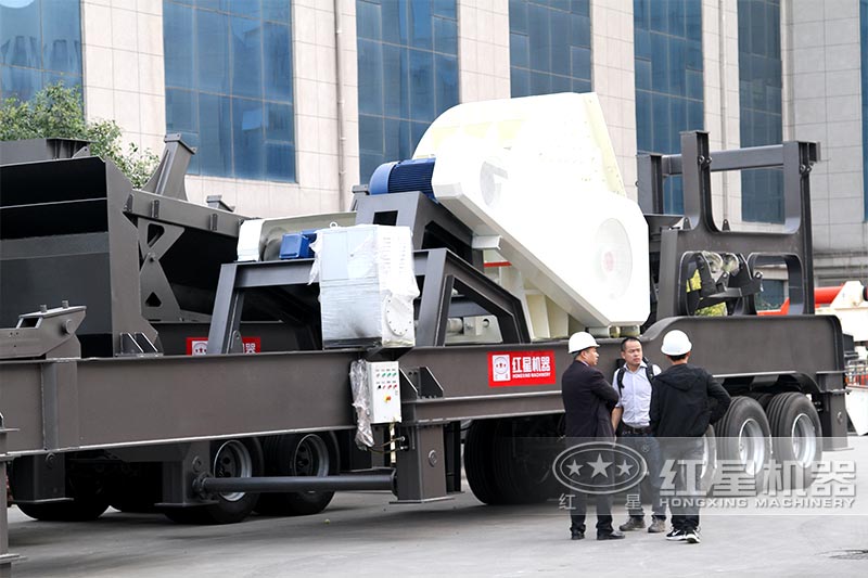 建筑垃圾粉碎車(chē)客戶(hù)考察